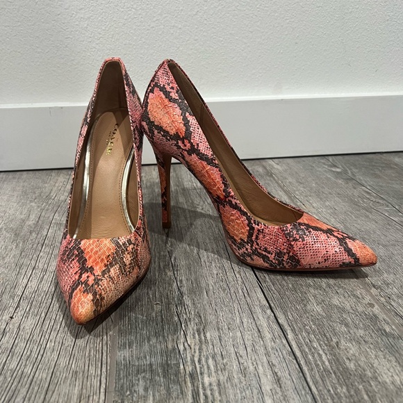 CoachCoral SnakeskinPointed Toe Heels Size 7.5BStatement Stiletto Pumps